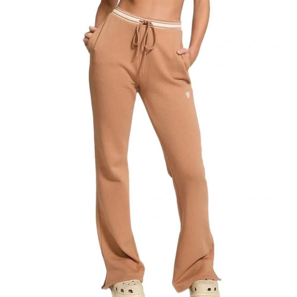 Victoria's Secret PINK Like New Ivy Fleece Split Hem Flare Sweatpants in Camel - Picture 2 of 7
